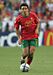 20. Deco (Médio-ofensivo) - Um dos mágicos da Seleção Nacional entrou, a par com Cristiano Ronaldo, aos 46 minutos da partida diante da Grécia, em 2004. Nacional Atlético Clube, Corinthians, Benfica, Alverca, Salgueiros, FC Porto, Barcelona, Chelsea e Fluminense foram os clubes que representou ao longo da sua brilhante carreira. Despediu-se dos relvados em 2013, ao serviço do Flu.