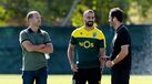 Avançado e central na agenda do Sporting
