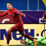 Cristiano Ronaldo bisa com nota artística diante da Suécia: veja como foi o golo 101 pela seleção