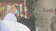 Sorrisos e até algumas fotos: as primeiras imagens de Luís Filipe Vieira após acusação na Operação Lex