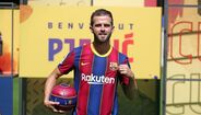 Pjanic é outra das opções para duplo pivô...