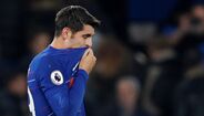 Avançado: Álvaro Morata - Chegamos ao trio ofensivo. Brilhou na Juventus e no Real Madrid antes de mudar-se para o Chelsea, em 2017. Pelos blues alinhou em 72 partidas, tendo apontado 24 golos. Os números não são horríveis, mas seria de se esperar mais de um jogador que custou... 66 milhões de euros.