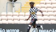 Chidozie - Formado no FC Porto, o central nigeriano integrou o plantel principal dos dragões em 2015/16 mas seguiram-se empréstimos a Nantes, Rizespor e Leganés. Tem contrato com os azuis e brancos até ao próximo verão e volta a ser cedido, desta vez ao Boavista.