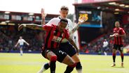 Nathaniel Clyne (29 anos, defesa, última equipa: Liverpool) -  Valor de mercado: 8 milhões de euros