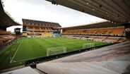 Molineux (Wolverhampton) - Habitualmente confundido com a marca de pequenos eletrodomésticos 'Moulinex', o nome do estádio que serve de casa a muitos portugueses (Nuno Espírito Santo, Rui Patrício, Rúben Neves, Diogo Jota, João Moutinho, entre outros) teve origem em Benjamin Molineux, um comerciante de Midlands, que em meados do século XVIII comprou o terreno onde está situado o recinto.