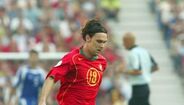 18. Maniche (Médio-centro) - A tarefa de tampar o meio-campo português também recaiu sobre si. Maniche fez par com Costinha no centro do terreno da Seleção Nacional diante da Grécia, em 2004, uma dupla que muitas vezes honrou a camisola nacional. Em 52 internacionalizações, Maniche fez balançar as redes adversárias em 7 ocasiões. Durante a sua carreira, representou clubes como Benfica, Alverca, FC Porto, Dínamo Moscovo, Chelsea, Atlético Madrid, Inter, Colónia e Sporting, clube onde encerrou a carreira, em 2011.