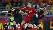 Sozinho, CR7 tem tantos golos quantos aqueles que foram marcados pelos melhores marcadores de França e Holanda: Thierry Henry (51) e Robin van Persie (50)