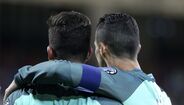 Com os dois golos marcados diante da Suécia, Ronaldo chegou ao 24.º bis pela Seleção Nacional. CR7 tem mais bis do que golos marcados por qualquer outro colega de seleção atual. André Silva, com 16, é aquele que tem melhor registo goleador. No total, os outros jogadores presentes na mais recente convocatória têm 55 golos, menos 56 do que o capitão... sozinho.