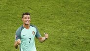 Único jogador a marcar em quatro fases finais de Europeus consecutivas (2004, 2008, 2012 e 2016) 