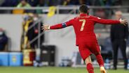 Cristiano Ronaldo tem melhor média de golos em jogos a 'doer' do que em particulares. Se em particulares conta com 17 golos em 47 partidas (média de 0,3 golos por jogo), nas partidas oficiais sobe a um registo de 0,8 golos por jogo de apuramento para o Mundial; 0,9 no apuramento para Europeu; 0,4 em fases finais de Europeu e Mundial; 0,5 em jogos da Taça das Confederações; e 1,5 golos por jogo da Liga das Nações
