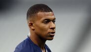 4. Kylian Mbappé (total: 35,3 M€ | 23,6 M€ de salário, 11,8 M€ de patrocínios)