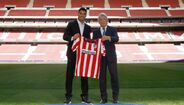 Cerezo agradado com contratação de Suárez