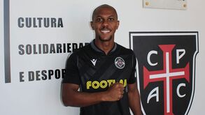 Thiago Batista reforça meio-campo do Casa Pia