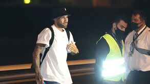 Mercado: Otamendi já está em Portugal, Toni Martínez continua a dar que falar e Sporting empresta médio