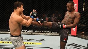 MMA: Empresário de Borrachinha atira-se a Adesanya 