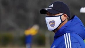 Surto de Covid-19 no Boca Juniors: Onze titular e mais sete jogadores estão infetados