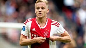 Um ‘Godenzonen’ convertido em ‘red devil’: O caminho de Donny van de Beek até aos céus da Europa