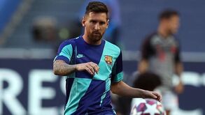 Pai de Messi responde à liga espanhola e diz que cláusula de 700 milhões não é aplicável
