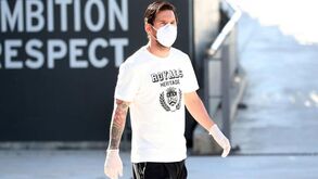 Messi volta a deixar Barcelona 'pendurado' e falha testes à covid-19