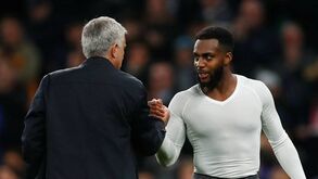Danny Rose confrontou Mourinho: «Outros são uma merda no treino e nos jogos mas são sempre titulares»