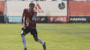 Darwin já brilha no Benfica: uruguaio bisou em jogo-treino