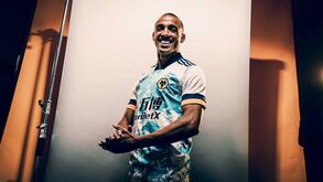 Wolverhampton contrata lateral brasileiro Marçal ao Lyon