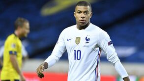 Mbappé testa positivo à Covid-19: sobe para sete o número de infetados no PSG