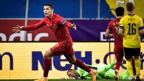 Cristiano Ronaldo bisa com nota artística diante da Suécia: veja como foi o golo 101 pela seleção