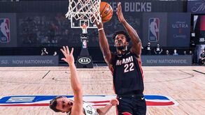 Miami Heat afastam Milwaukee Bucks e garantem lugar na final da conferência Este