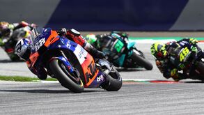 Valentino Rossi elogia estilo de Miguel Oliveira: «É astuto, muito limpo e preciso»