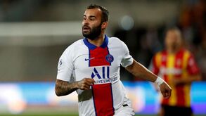 Jesé voltou a jogar mais de um ano depois pelo PSG na derrota frente ao Lens