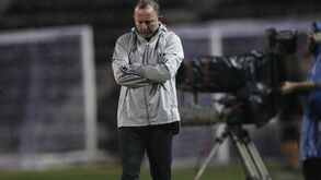 Treinador do Besiktas testa positivo à Covid-19