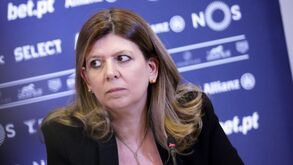Sónia Carneiro: «O país não pode parar, nem o futebol. Não se mudam as regras a meio do jogo» 