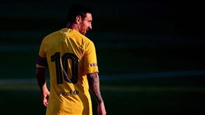 Messi volta a vestir a camisola do Barcelona após polémica com direção do clube: as imagens do momento