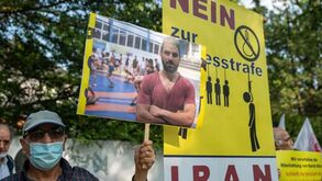 União Europeia condena execução do lutador iraniano Navid Afkar