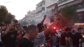 Loucura na chegada do PAOK ao estádio para defrontar o Benfica