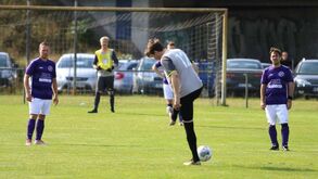 Alemães tentaram jogar com distanciamento físico e foram goleados por 37-0