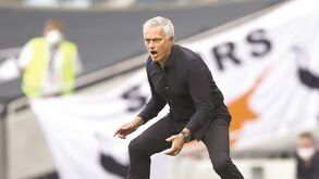 Steve Perryman, lenda dos Spurs: «Mourinho vai trazer sucesso ao Tottenham»