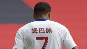 PSG 'lança-se' à Ásia: camisolas com nomes de jogadores em mandarim rende milhões de seguidores