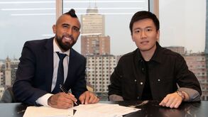 Arturo Vidal reforça o Inter Milão