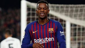 O entra e sai no Barcelona: clube vendeu 16 jogadores nos últimos dois anos