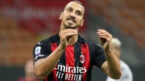 Zlatan Ibrahimovic testa positivo à covid-19