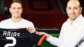 Atlético Madrid empresta lateral Santiago Arias ao Bayer Leverkusen