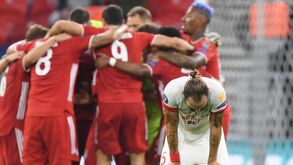 Da alegria à desilusão: as imagens que marcaram a Supertaça Europeia entre Bayern e Sevilha