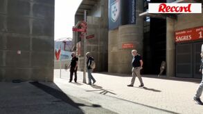 Já se vota na AG do Benfica e sócios têm de medir a temperatura à entrada