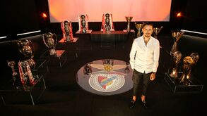 Fejsa despede-se do Benfica junto a todos os troféus conquistados na Luz