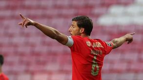 Rúben Dias em Tires prestes a viajar para Inglaterra