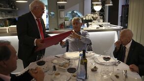 Luís Filipe Vieira reúne apoiantes e distingue Mário Dias