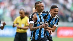 Alvo do FC Porto é 'cópia' de reforço do Benfica: «Pepê tem as mesmas características do Everton»