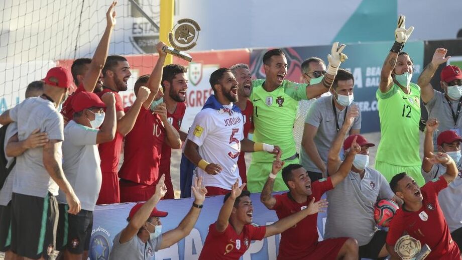 Portugal chega aos 7 títulos europeus no futebol de praia: as imagens da festa na Nazaré